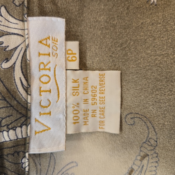 VTG Victoria's Secret Soie 100% Silk Paisley Tie Button Down Blouse Green Size 6 - Picture 8 of 9